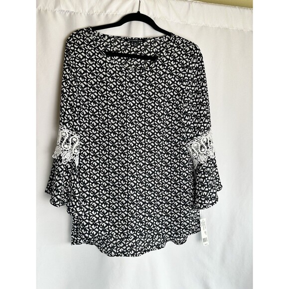Zac & Rachel Woman SZ XL Black Floral  3/4 Bell Sleeve Lace NWT - Picture 1 of 7